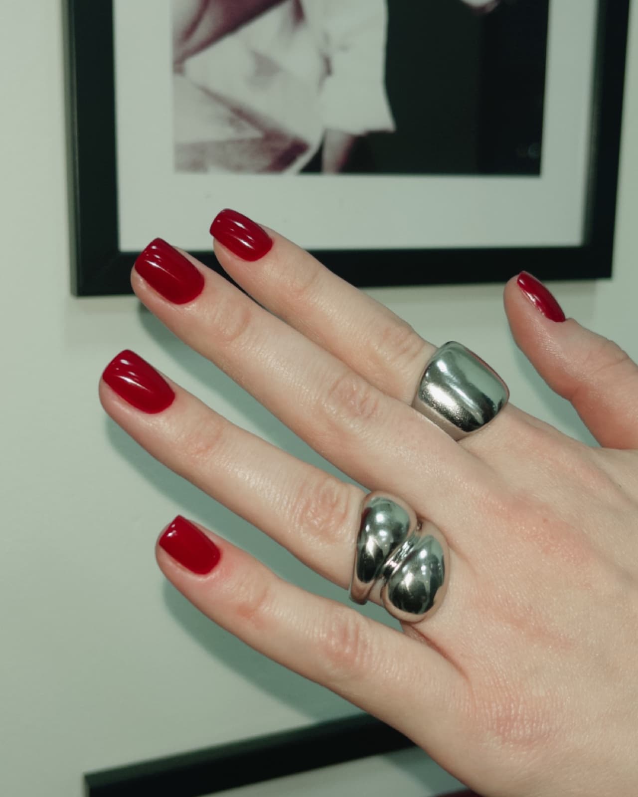 Салон краси OMI Миколаїв — манікюр, педикюр, брови, масаж, роботи майстрів